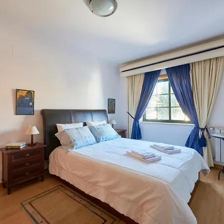 Junto Nova&praia Ii Каркавелуш